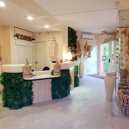 Hotel Tennis International Agde Exterior photo